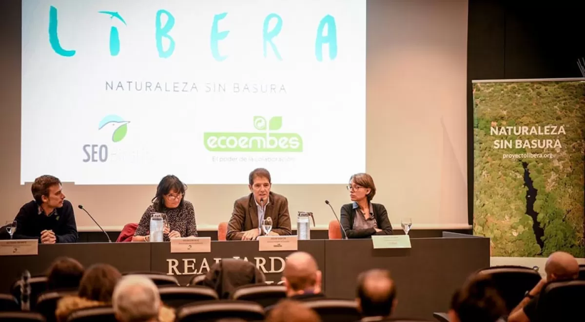 Estudiando el impacto de la basuraleza en áreas para la conservación de aves y biodiversidad