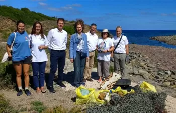 S.M. La Reina Doña Sofía, a través de su Fundación, se suma a la campaña \"1m2 por las playas y los mares\"