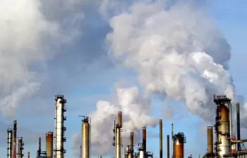 España sigue aumentando sus emisiones de CO2 mientras los países del entorno las reducen