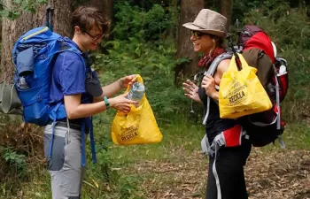 El compromiso de los peregrinos permite aumentar el reciclaje un 28% en el Camino de Santiago