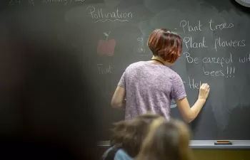 8 de cada 10 jóvenes considera esencial la labor del docente para inculcar valores medioambientales