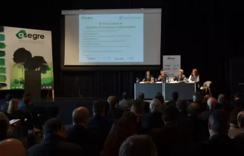 El sector medioambiental debate sobre la situación de los residuos industriales en el VI Foro de ASEGRE