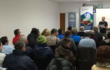 Los pescadores de Gandía se unen a la recogida de basuras marinas