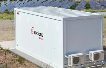 ACCIONA testea el rendimiento de baterías recicladas en el almacenamiento de energía renovable