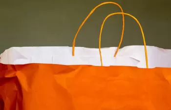 El uso de bolsas de papel permite reducir en 84.500 toneladas las emisiones de CO2