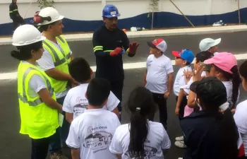 Escolares de Guayaquil conocen la estación de bombeo Pradera de la mano de ACCIONA