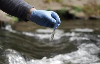 La concentración de SARS-CoV-2 en aguas residuales se sitúa al mismo nivel que final del verano pasado