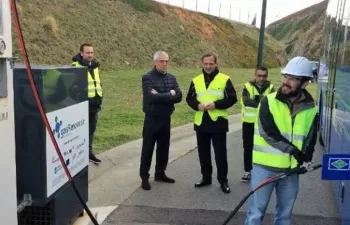 Primer transporte público de España que funciona con gas natural renovable fabricado en una depuradora