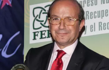 FER concede a Daniel Calleja el premio \"Madre Tierra\"