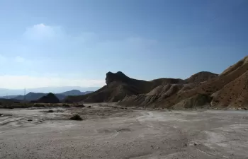 No podemos frenar el avance de los desiertos, pero sí la desertificación